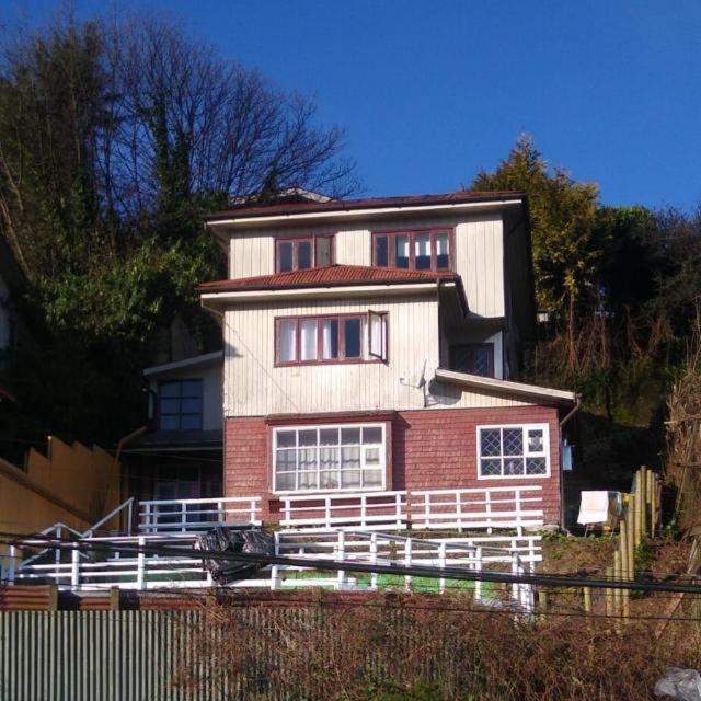 Islanet Hostel & Bar Puerto Montt Eksteriør billede